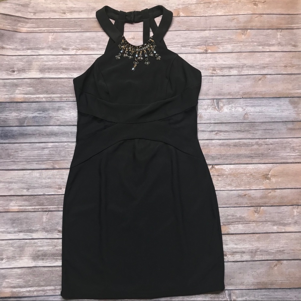 Little black dress • fitted •